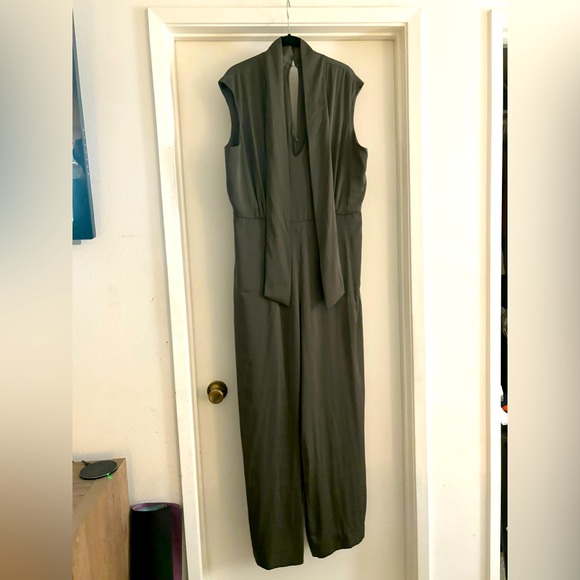 BCBG Smoke Grey Jumpsuit Size L - Picture 3 of 5